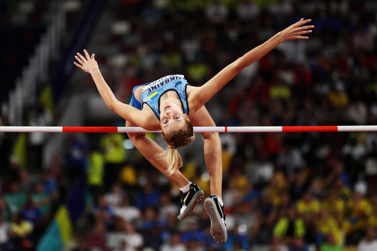 World Athletics Indoor Championships: Ukraine’s Yaroslava Mahuchikh wins emotional high jump gold – BBC