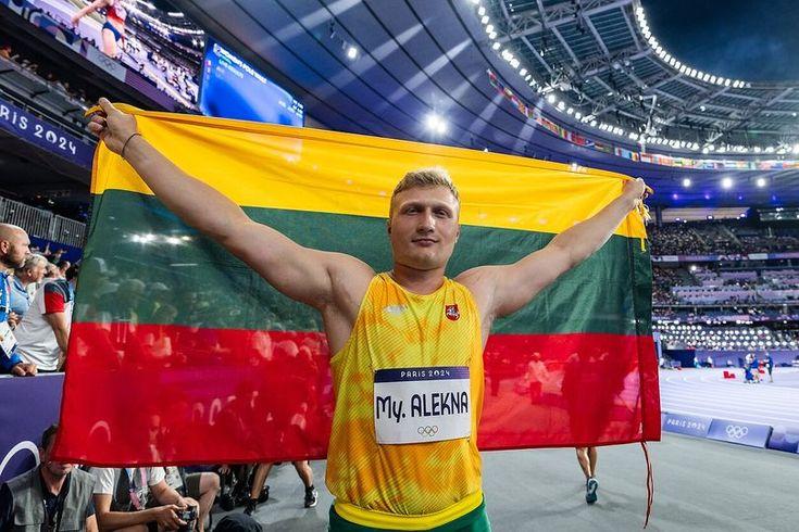 Mykolas Alekna’s 74.35m throw breaks men’s discus record for first time in 38 years – BBC