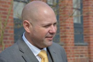 Troy Dannen jumps at rare opportunity to take over as athletic director at Washington – KING5.com