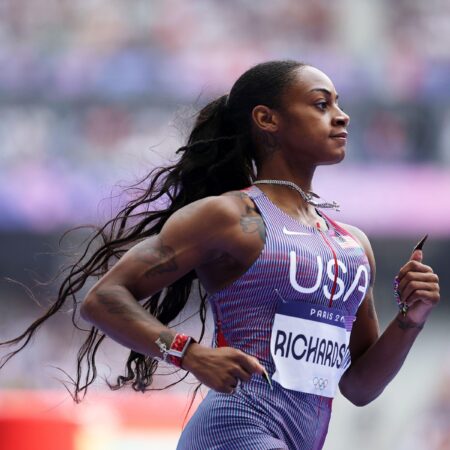Runners Ignite the Road Race Season with Unmatched Speed!