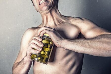 Pickle juice: why do athletes take it? – BBC