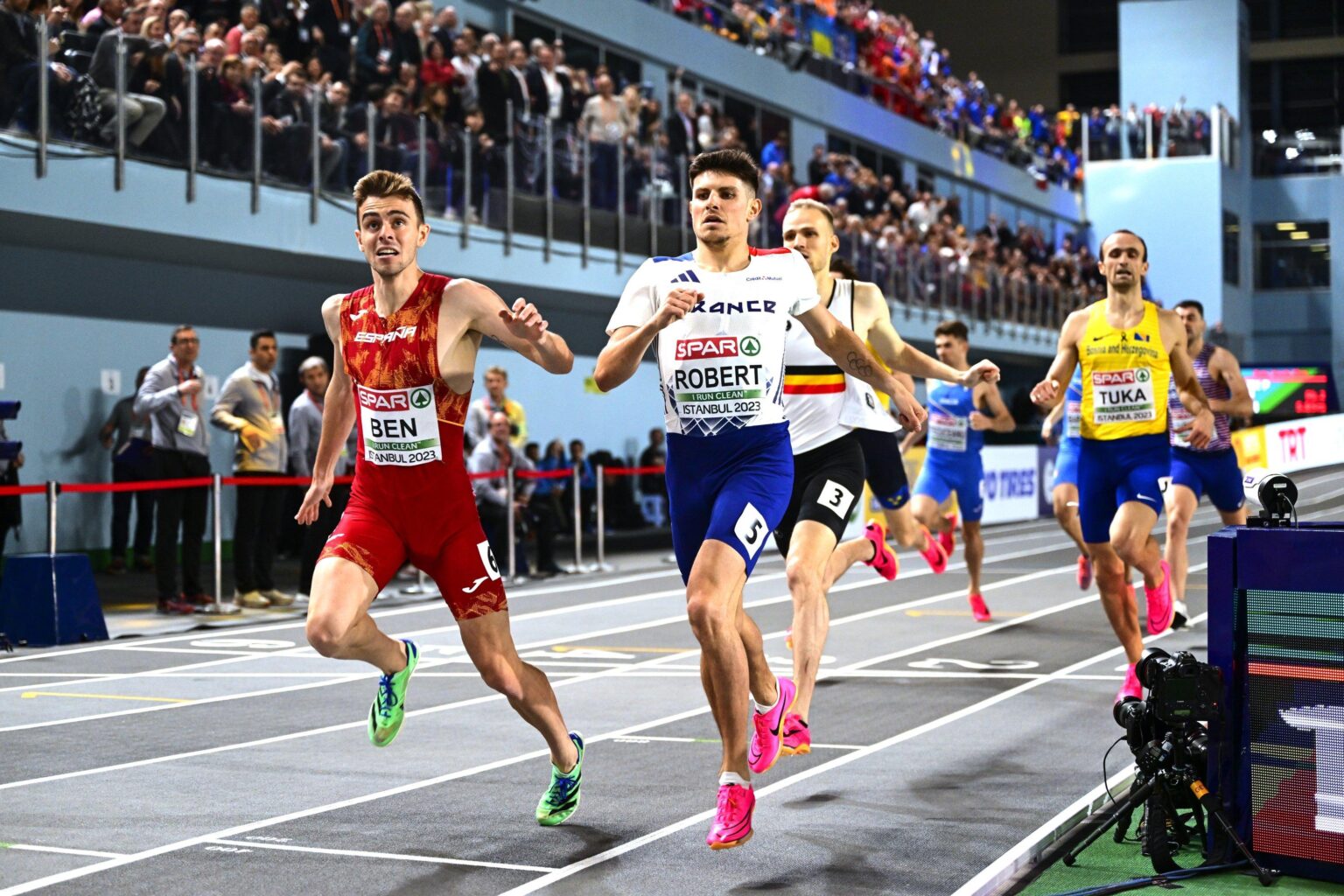 Bozhidar Saraboyukov Soars to Victory: Gold Medal in Long Jump at European Indoor Championships!