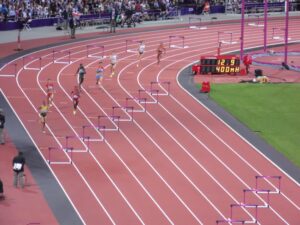 Unbelievable Finish: Runner Triumphs in 400m Hurdles with a Shocking Wardrobe Malfunction!
