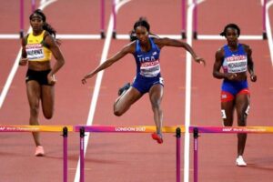 Bol Triumphs in Thrilling Defense of World 400m Hurdles Title
