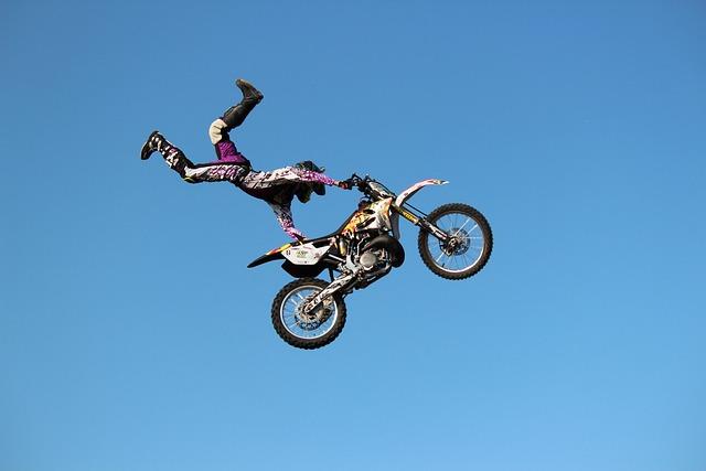 Watch Jaw-Dropping Motorcycle Stunts Outside the White House Before the UFC Fight Watch Jaw-Dropping Motorcycle Stunts Outside the White House Before the UFC Fight